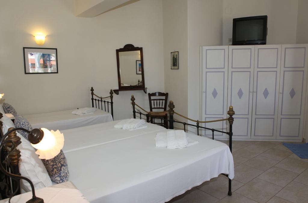 Pleoussa Studio And Apartments Скопелос Екстер'єр фото